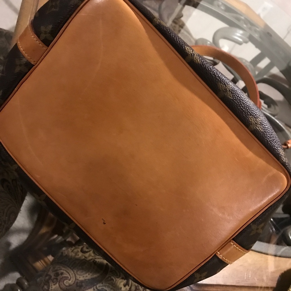 LV Handbag - Picture 7 of 7